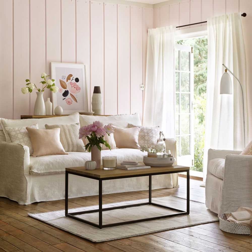Gebalanceerde roze woonkamer, diverse roze tinren maar totaal niet overdreven