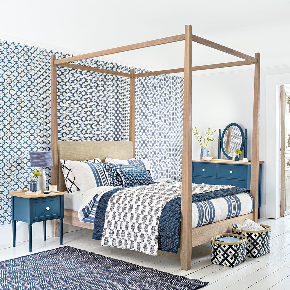 Wederom de perfecte slaapkamer combinatie van blauw en hout